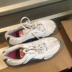 Women’s Nike shoes!